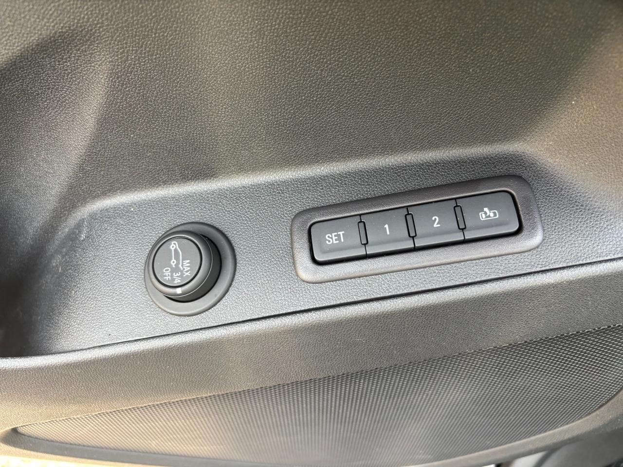 2020 Chevrolet Equinox 2020 Chevrolet Equinox LT AWD Photo