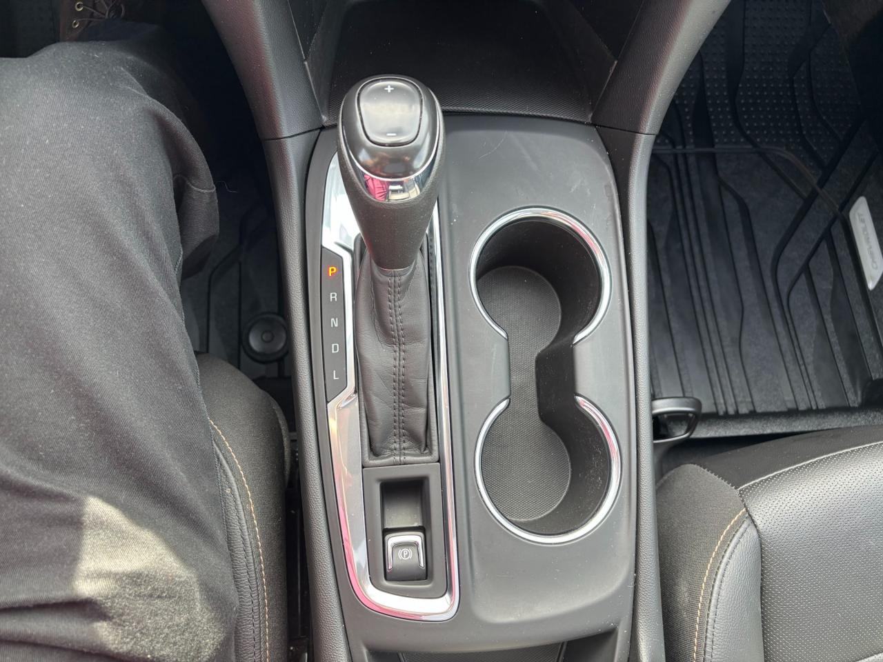 2020 Chevrolet Equinox 2020 Chevrolet Equinox LT AWD Photo