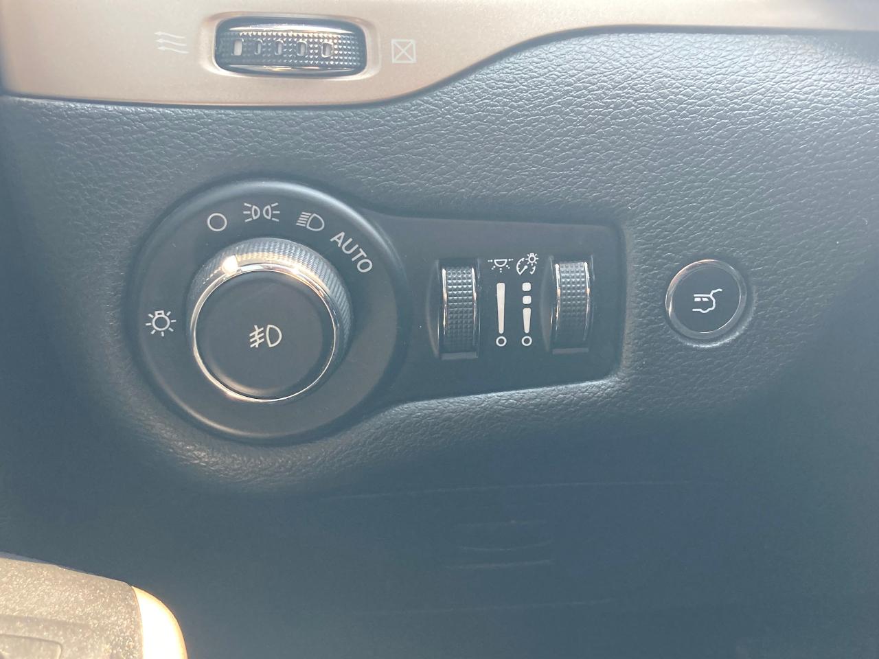 2018 Jeep Cherokee Limited - Photo #19