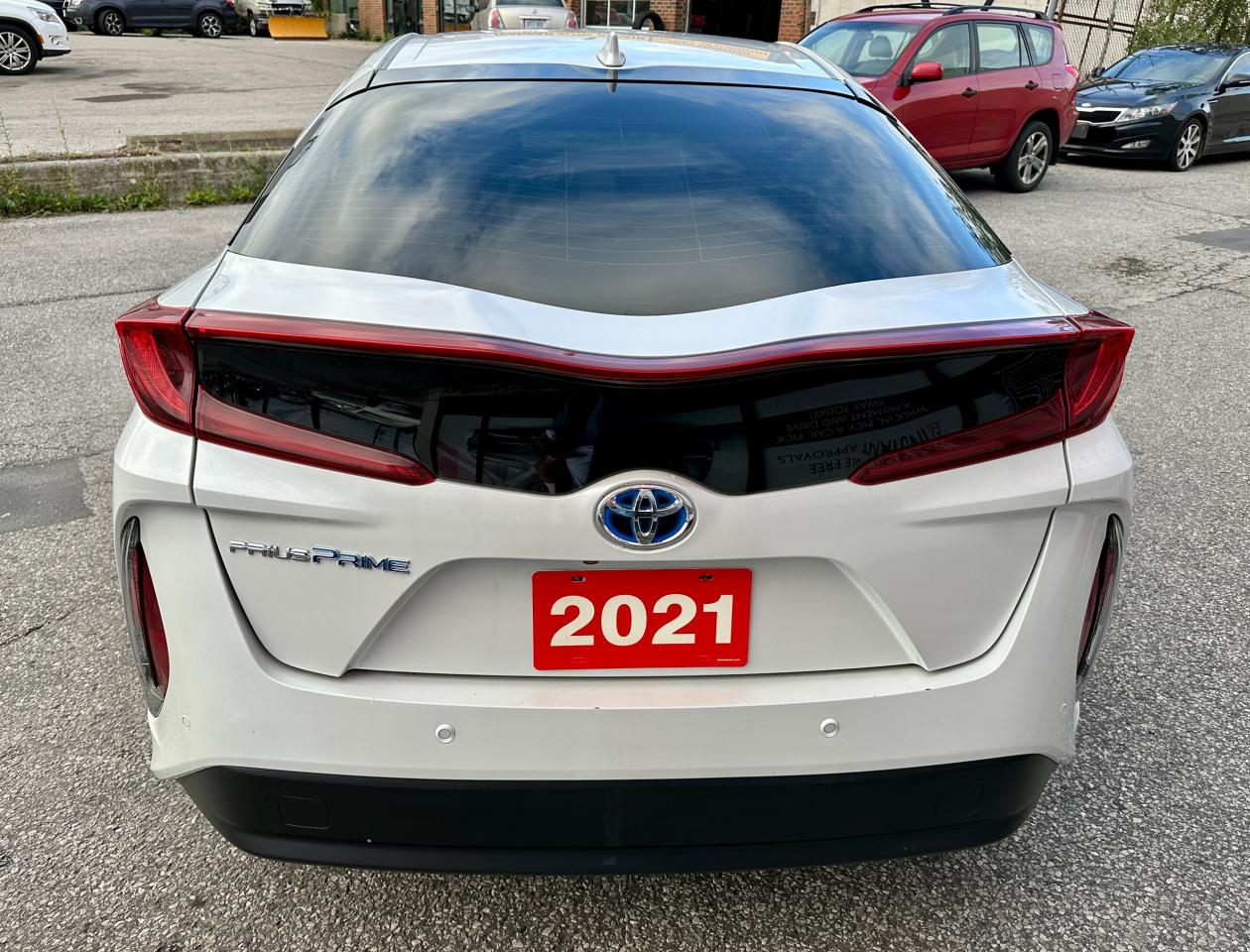 2021 Toyota Prius Prime UPGRADE | LARGE TOUCHSCREEN | LEATHER | ALLOYS Photo4