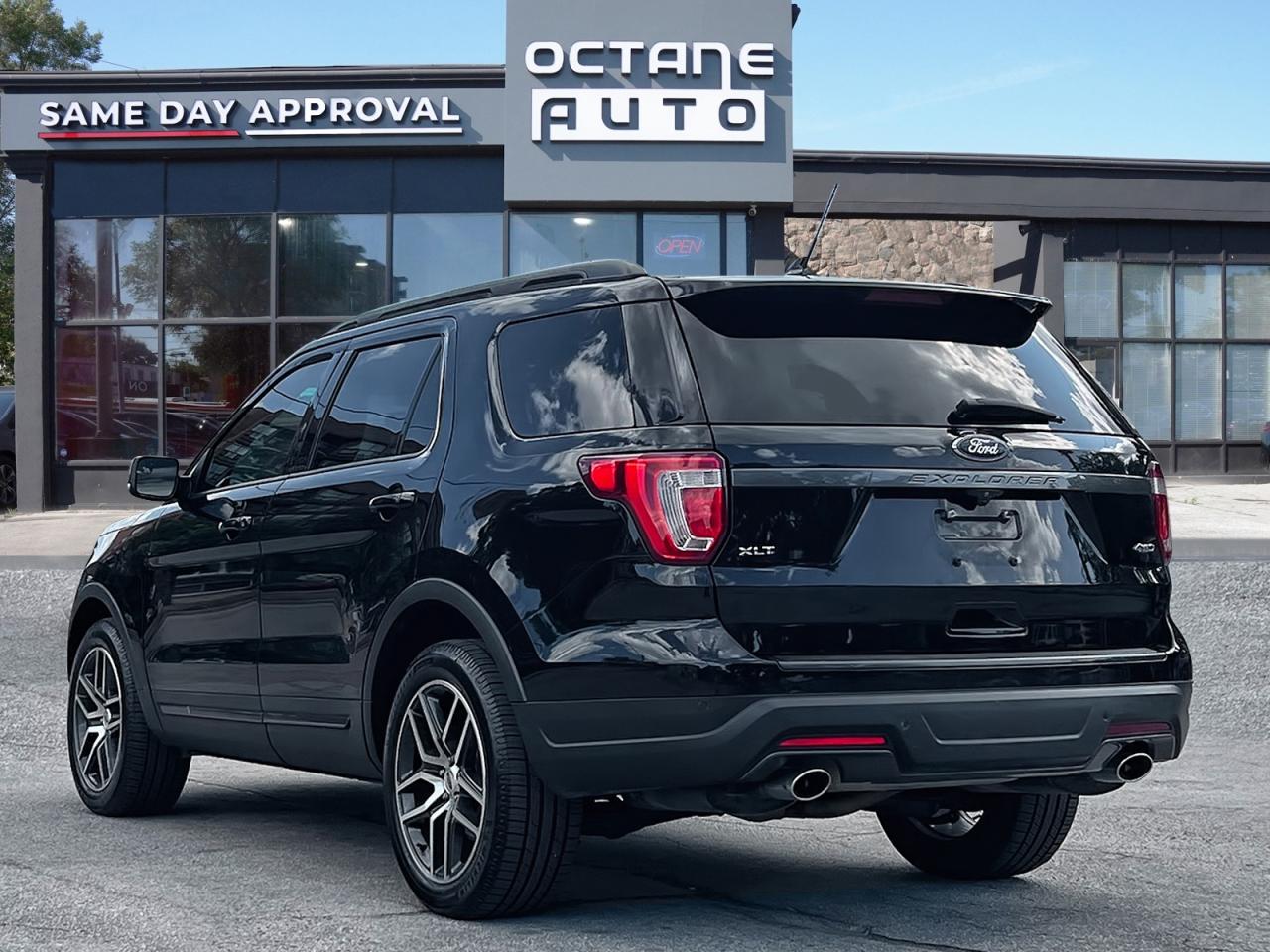 2018 Ford Explorer XLT 4WD - Photo #5