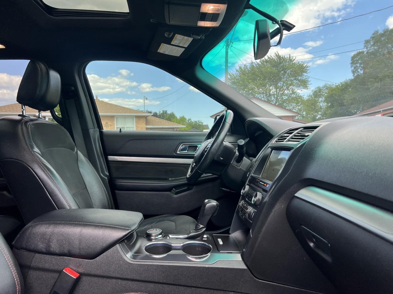 2018 Ford Explorer XLT 4WD - Photo #10
