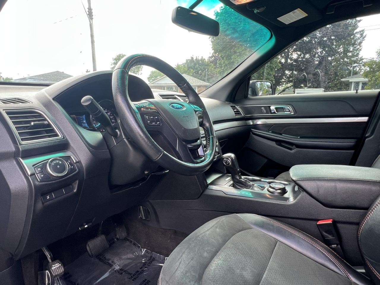 2018 Ford Explorer XLT 4WD - Photo #16