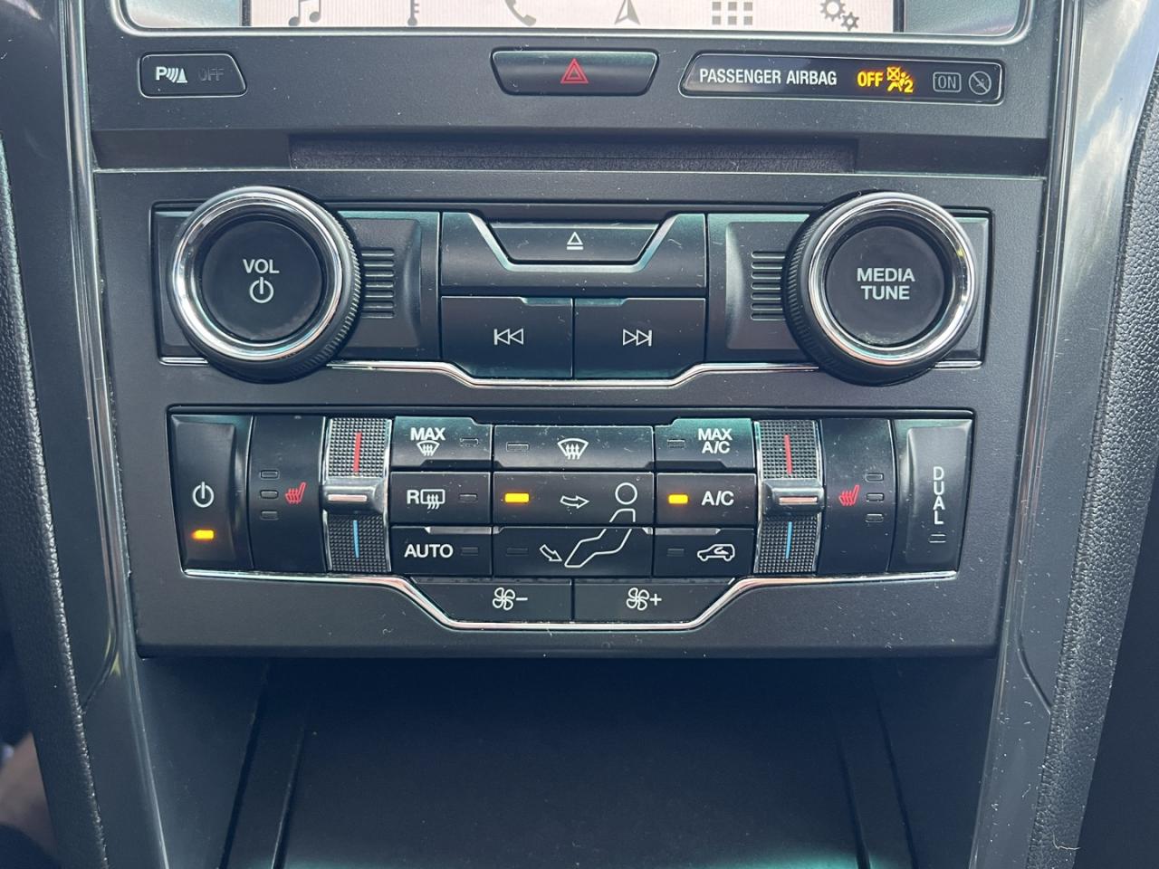 2018 Ford Explorer XLT 4WD - Photo #22
