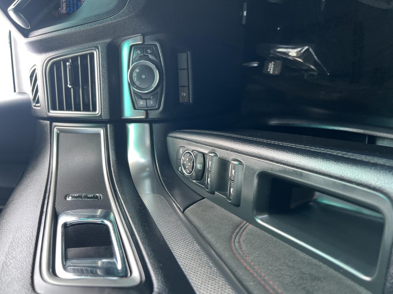 2018 Ford Explorer XLT 4WD - Photo #24