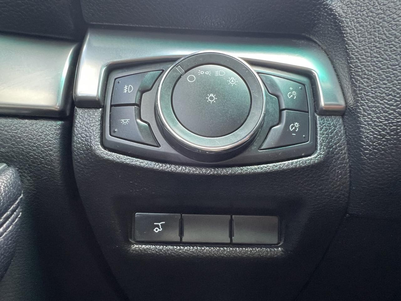 2018 Ford Explorer XLT 4WD - Photo #25