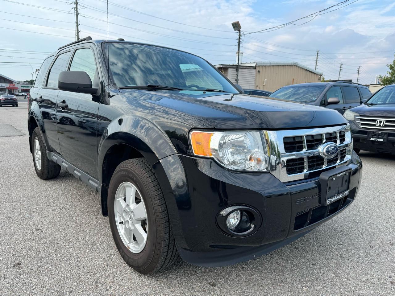 2011 Ford Escape XLT Photo2