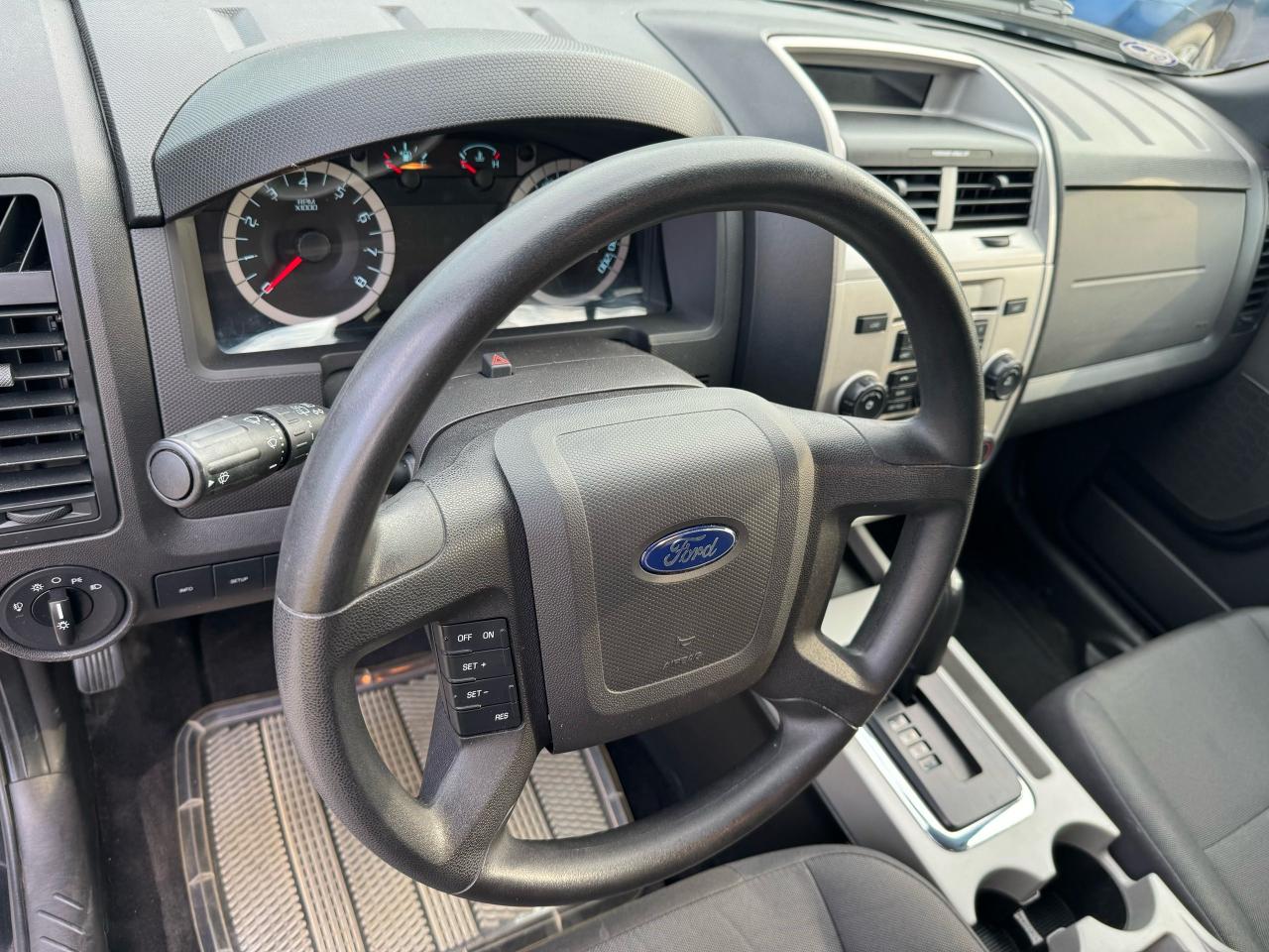 2011 Ford Escape XLT - Photo #9