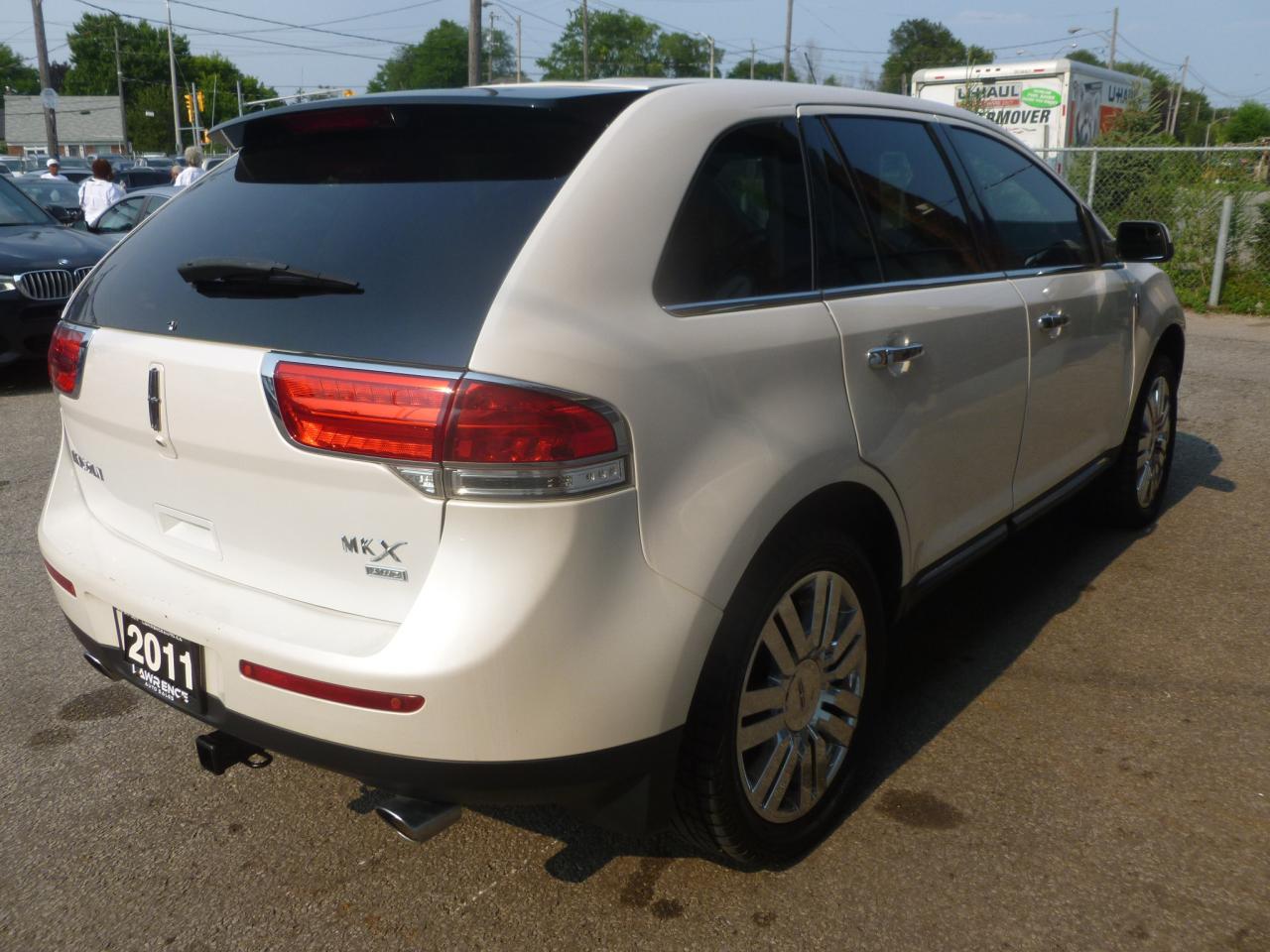 2011 Lincoln MKX  - Photo #5
