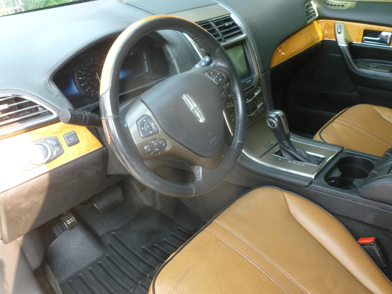 2011 Lincoln MKX  - Photo #6