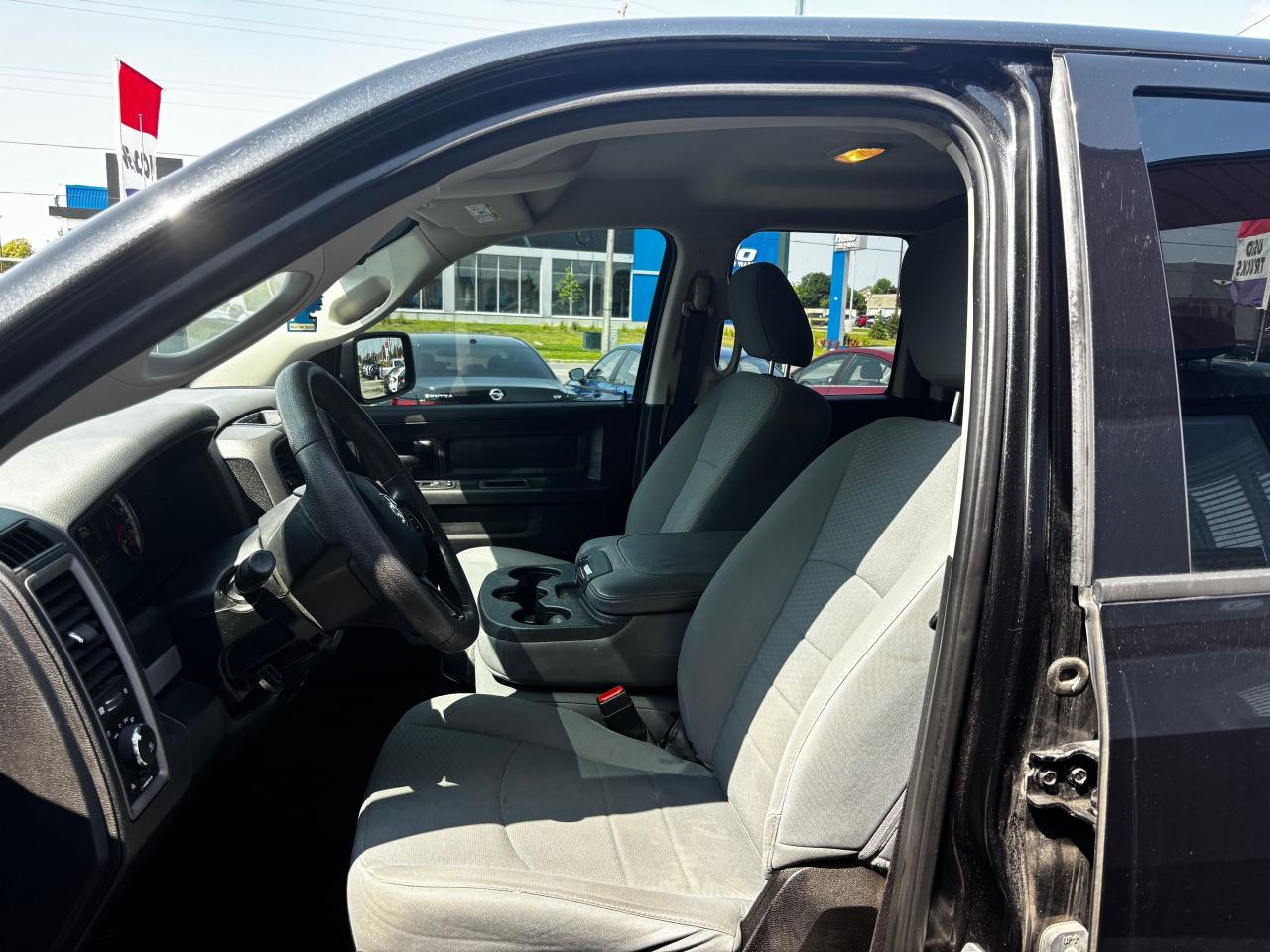 2019 RAM 1500 Classic Express 4x4 Quad Cab 6'4" Box - Photo #7