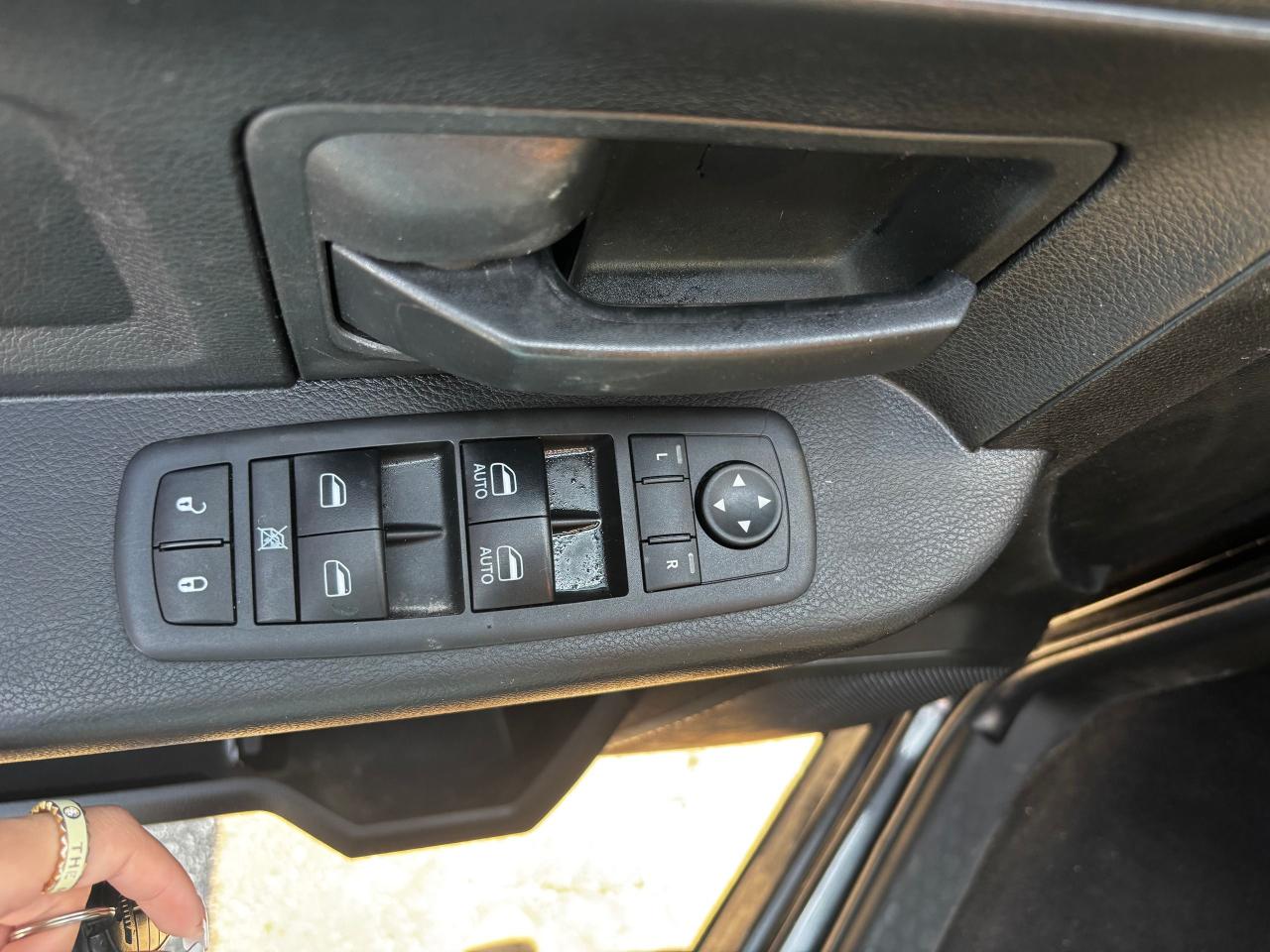 2019 RAM 1500 Classic Express 4x4 Quad Cab 6'4" Box - Photo #8