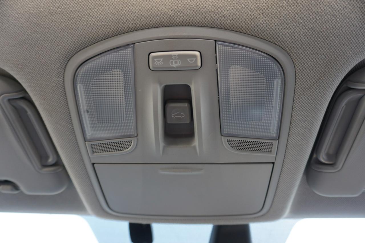 2019 Hyundai Elantra PREFERRED CERTIFIED *ACCIDENT FREE* CAMERA BLUETOOTH HEATED B.SPOT SUNROOF CRUISE ALLOYS - Photo #35