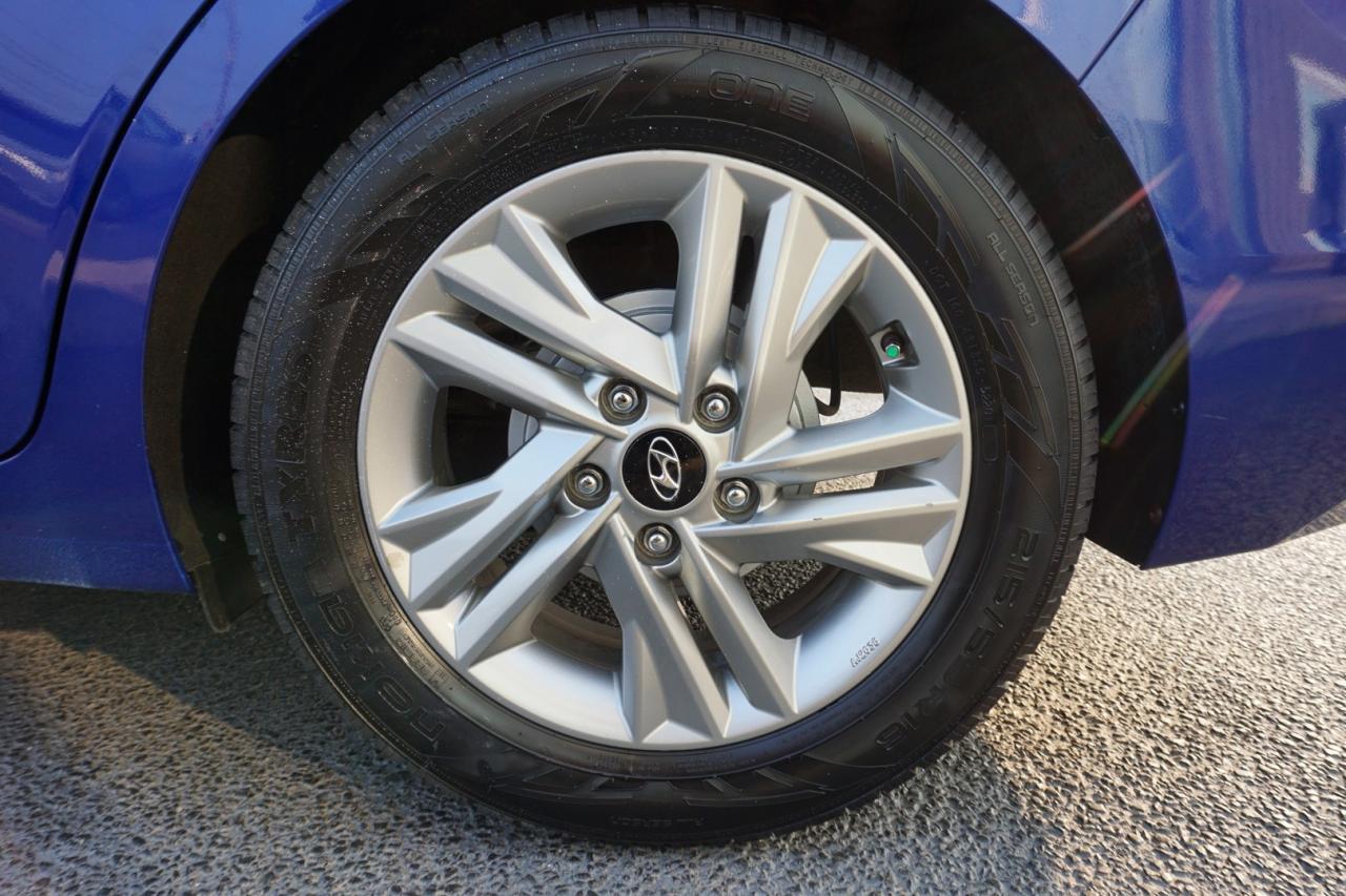 2019 Hyundai Elantra PREFERRED CERTIFIED *ACCIDENT FREE* CAMERA BLUETOOTH HEATED B.SPOT SUNROOF CRUISE ALLOYS - Photo #38