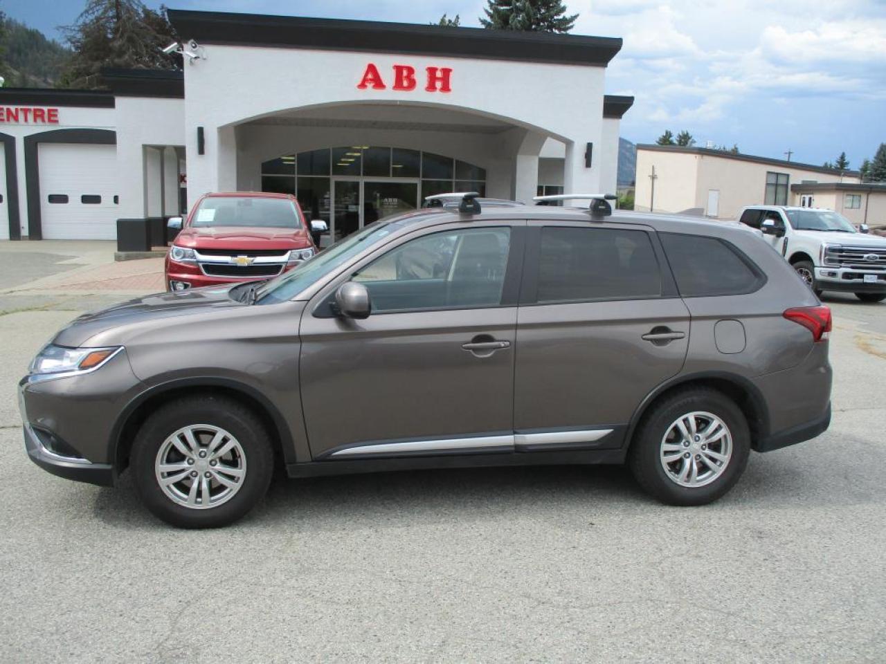 2020 Mitsubishi Outlander ES AWC 7PASS Photo2
