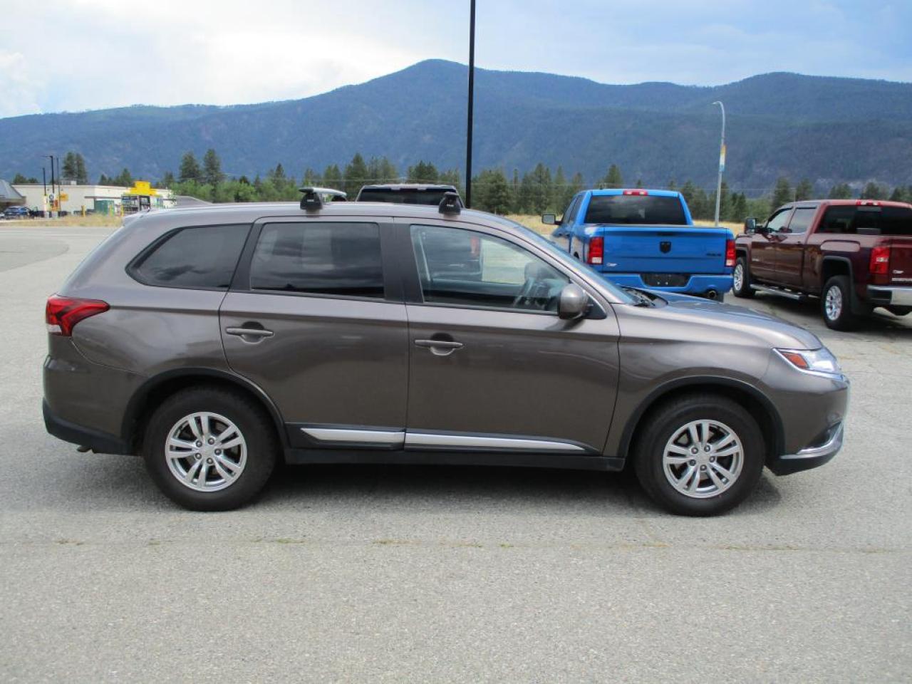 2020 Mitsubishi Outlander ES AWC 7PASS - Photo #4