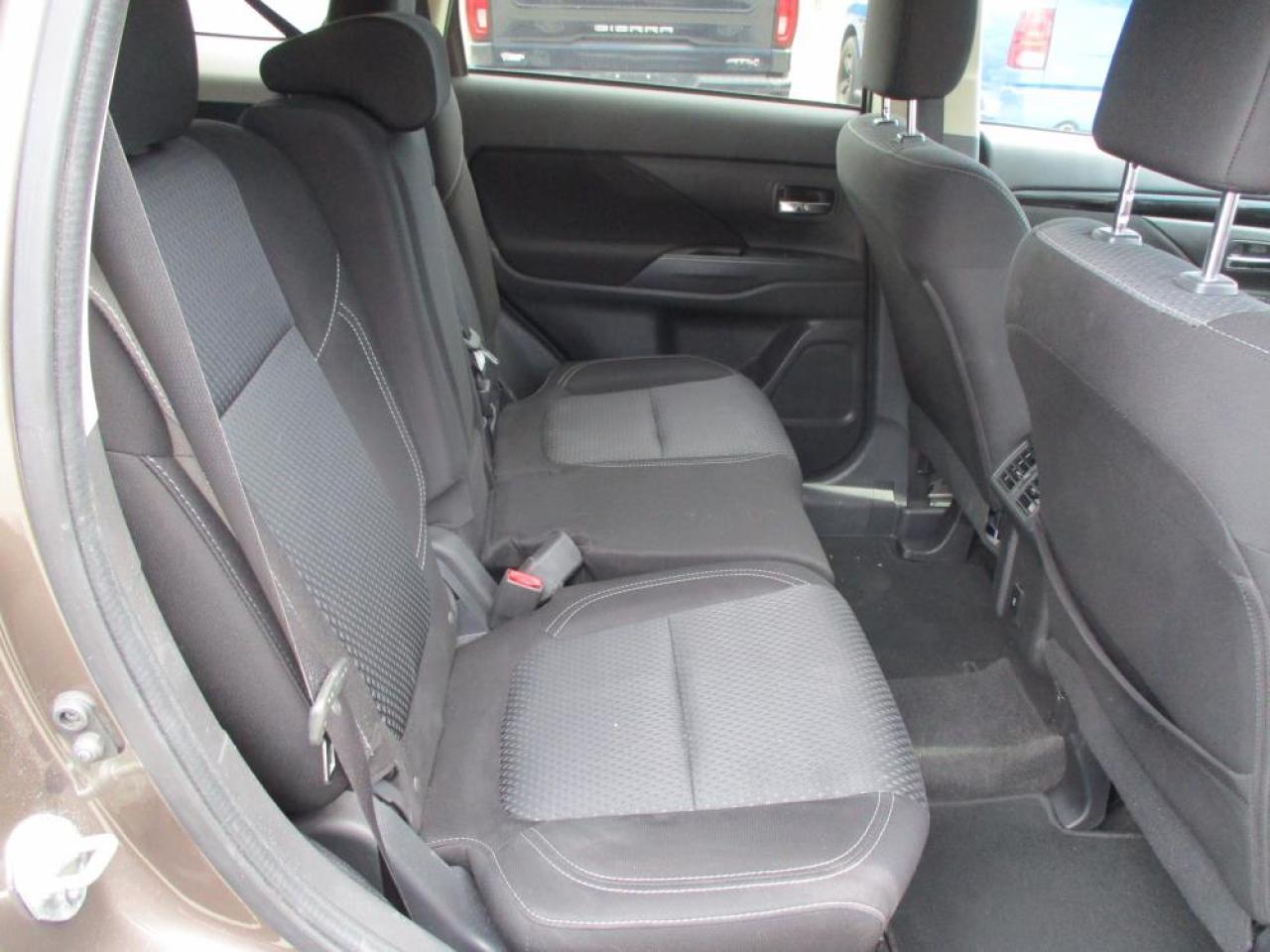 2020 Mitsubishi Outlander ES AWC 7PASS - Photo #14