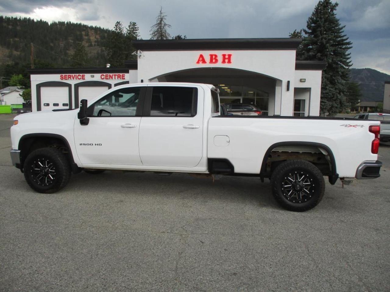 2020 Chevrolet Silverado 2500 HD LT CREW 4X4 DIESEL Photo2