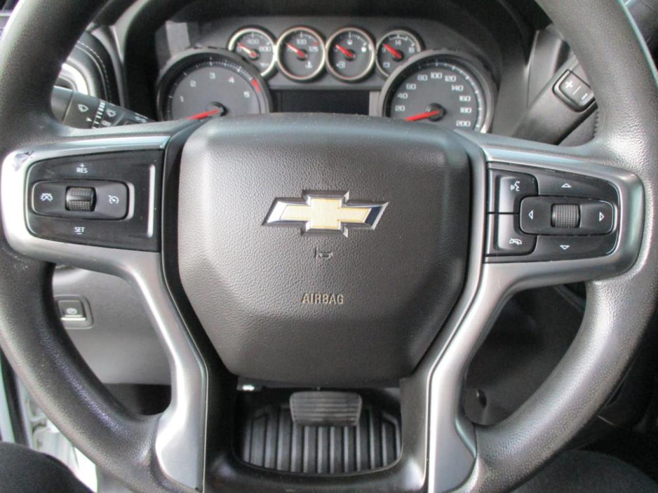 2020 Chevrolet Silverado 2500 HD LT CREW 4X4 DIESEL Photo9