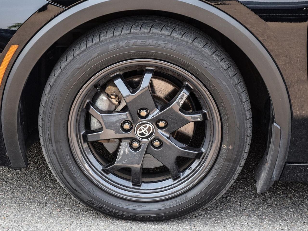 2024 Toyota Prius Prime SE Auto Photo3