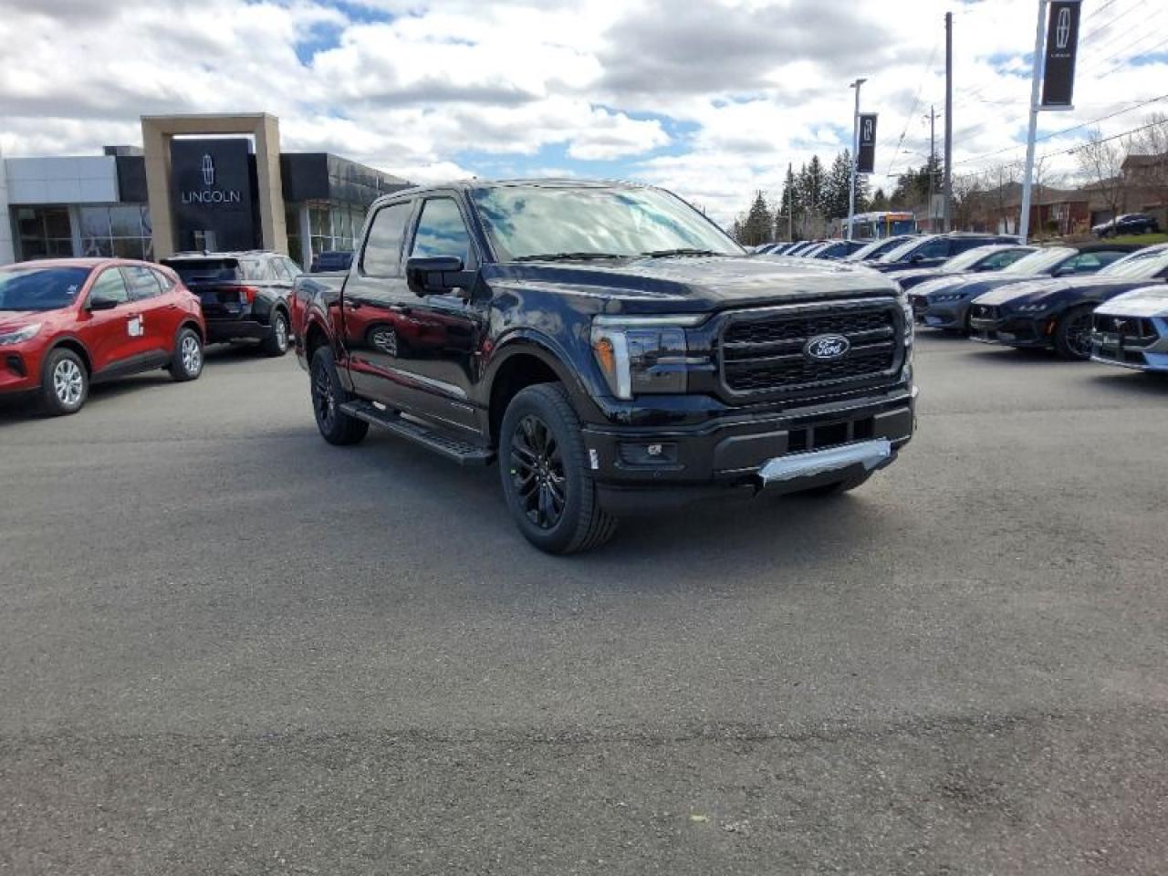 2025 Ford F-150 Lariat Photo2
