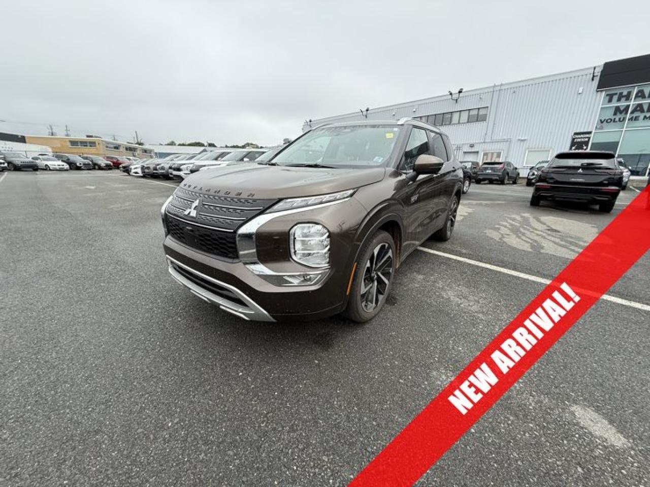 Used 2024 Mitsubishi Outlander Plug-In Hybrid LE for sale in Halifax, NS