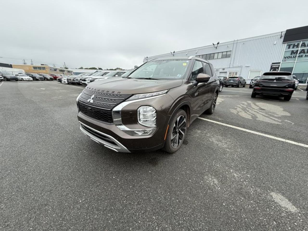 Used 2024 Mitsubishi Outlander Plug-In Hybrid LE for sale in Halifax, NS