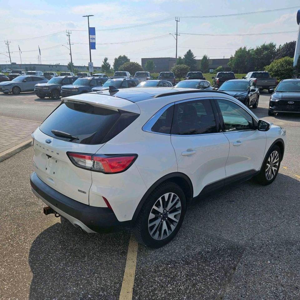 2020 Ford Escape Titanium Hybrid Photo4