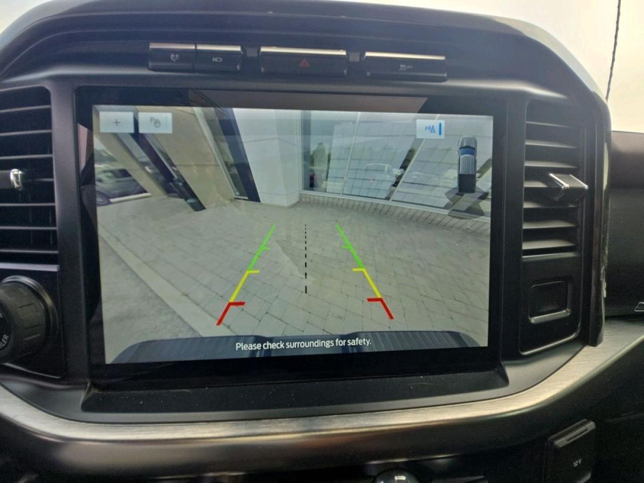 2022 Ford F-150 Lariat Photo5