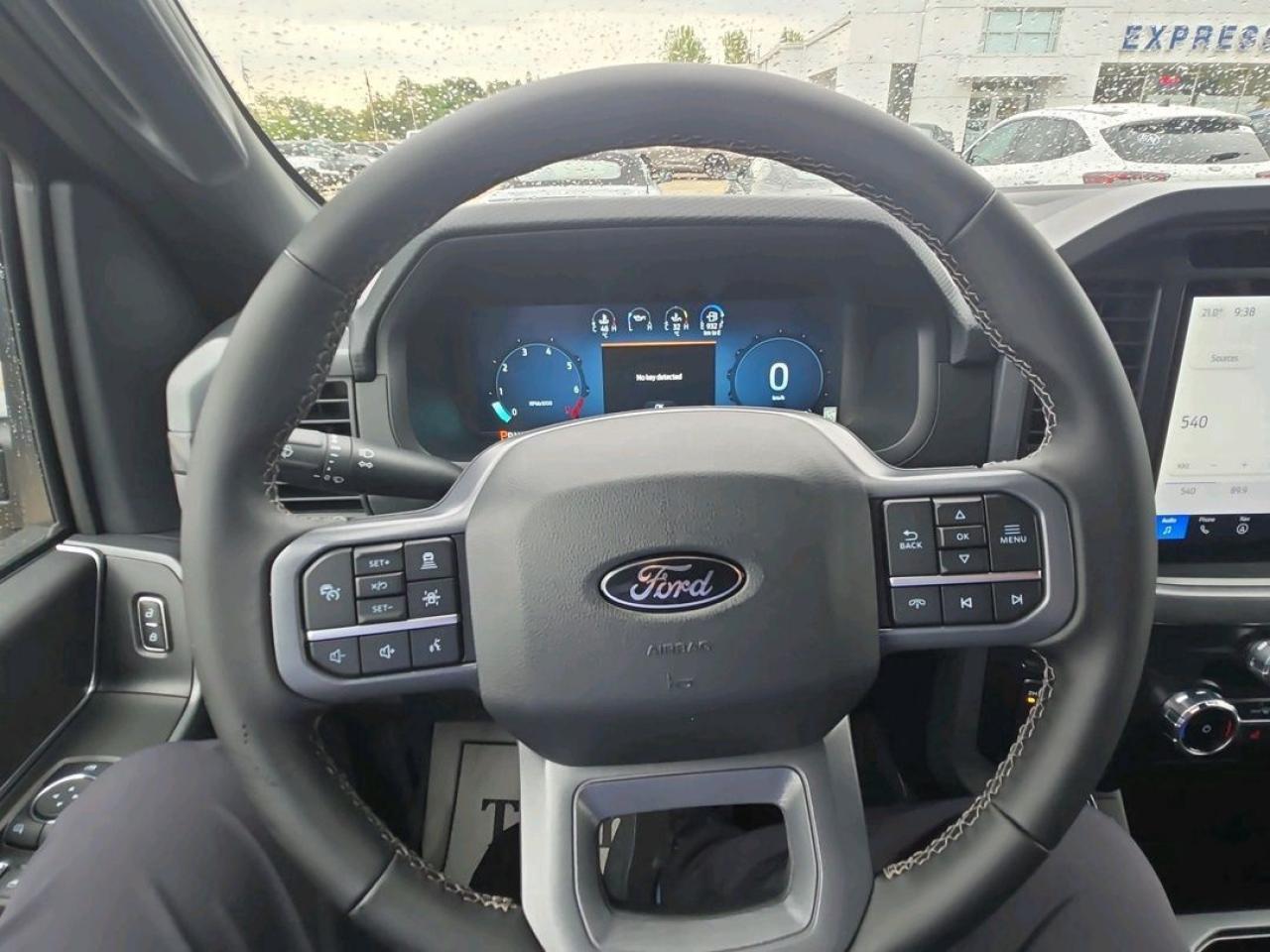 2025 Ford F-150 XLT Photo5