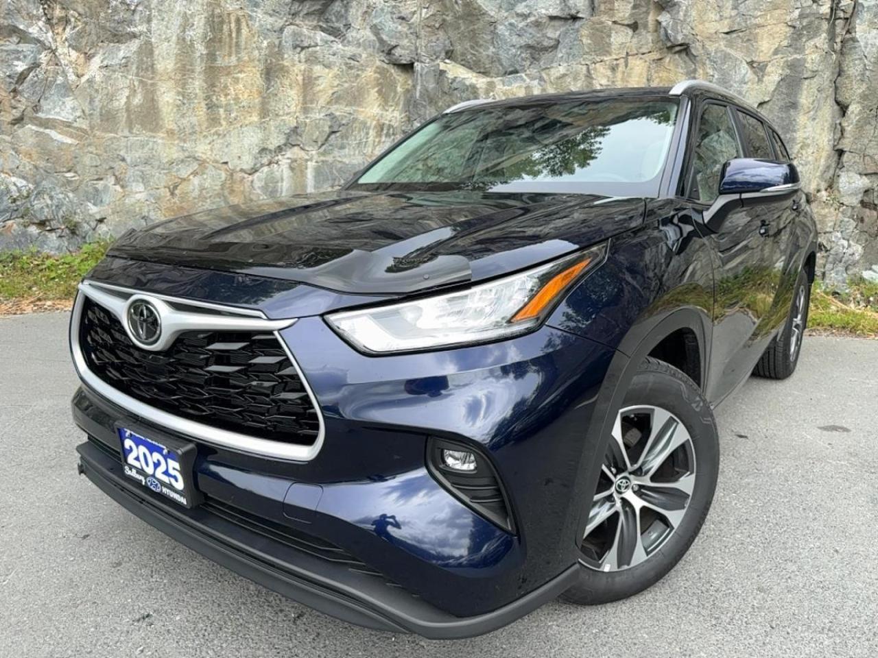 Used 2025 Toyota Highlander HYBRID Hybrid XLE AWD for sale in Greater Sudbury, ON