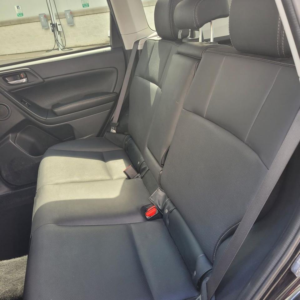 2015 Subaru Forester 2.5i Photo10