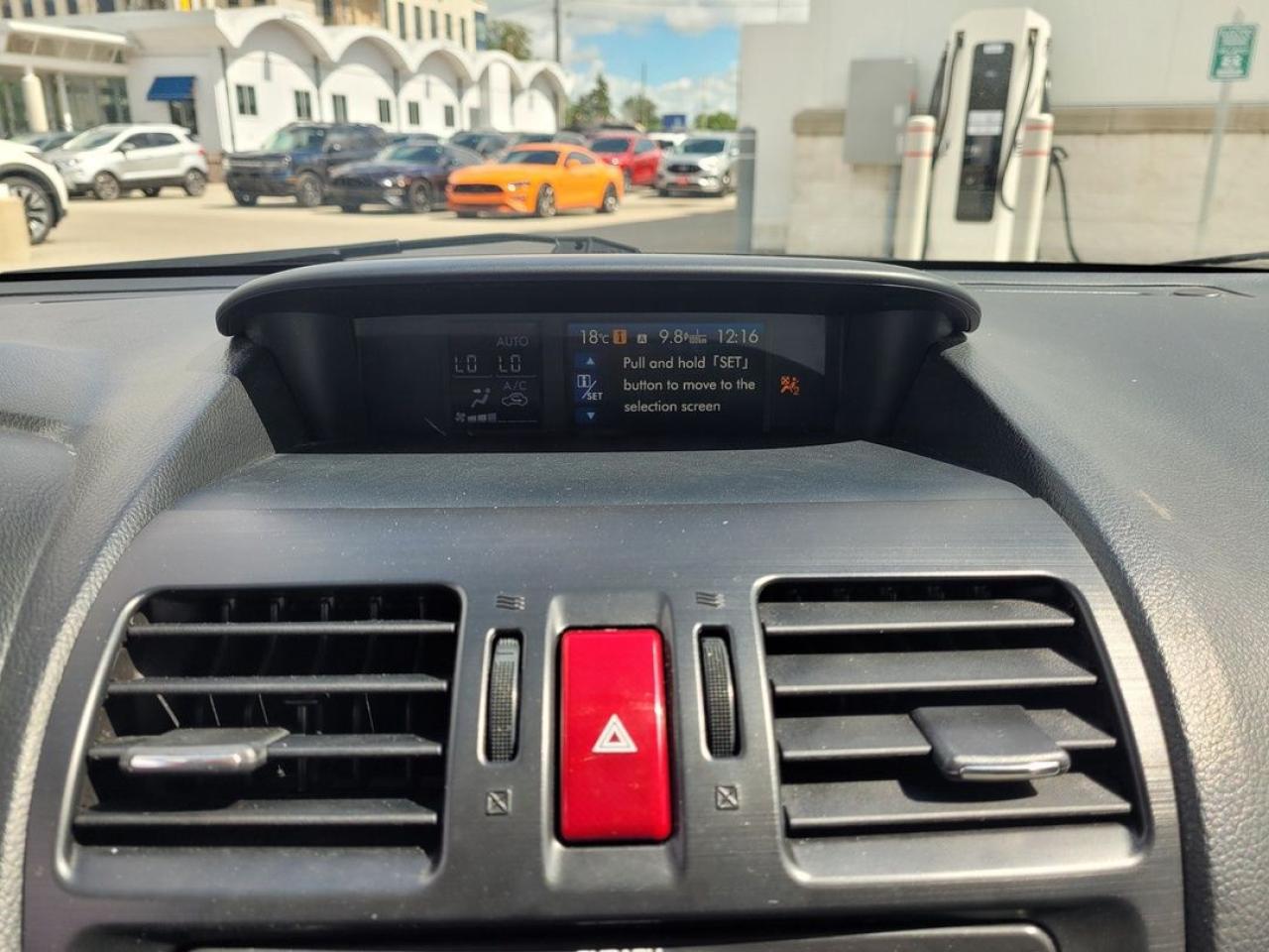2015 Subaru Forester 2.5i Photo12