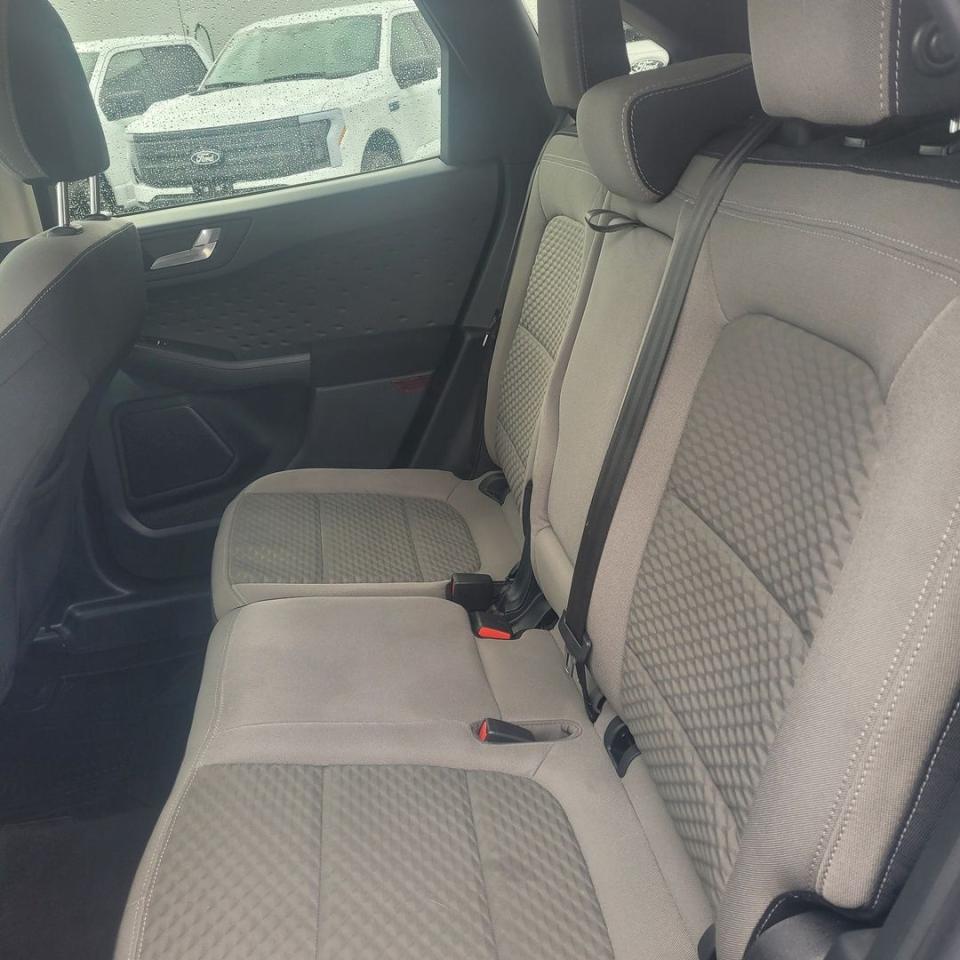2020 Ford Escape SE Photo10