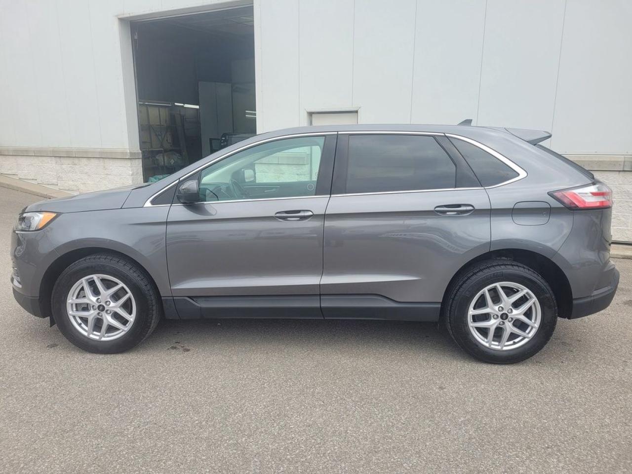 2024 Ford Edge SEL Photo19