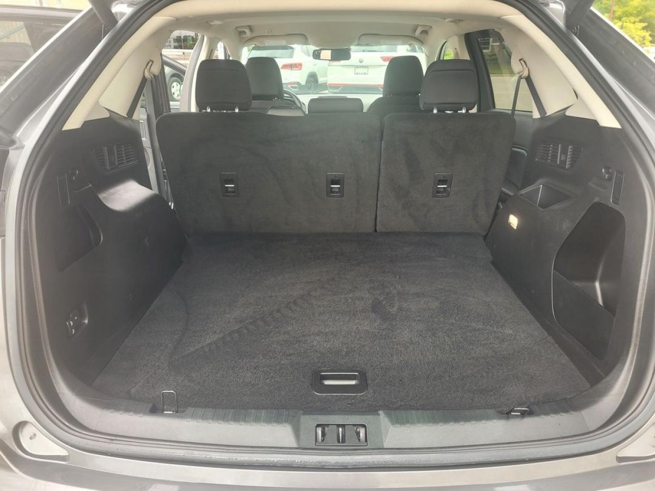 2024 Ford Edge SEL Photo11