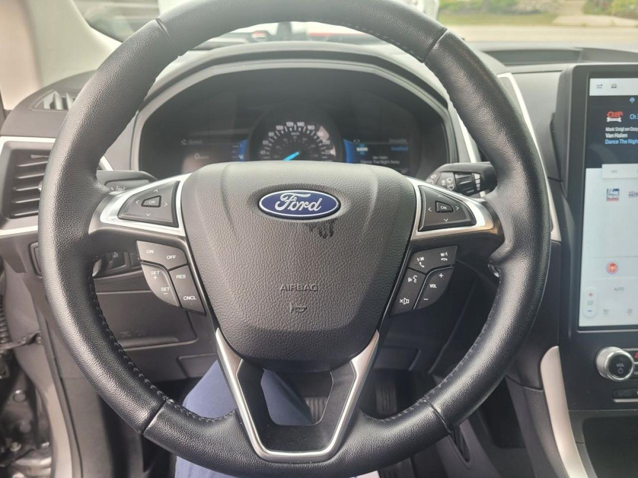 2024 Ford Edge SEL Photo31
