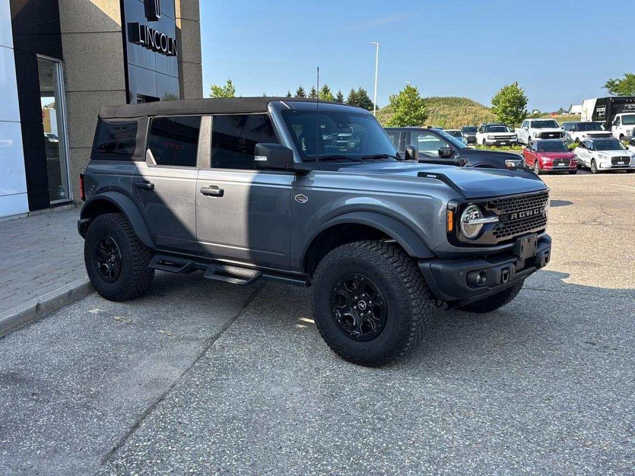 2023 Ford Bronco WildTrak Photo2