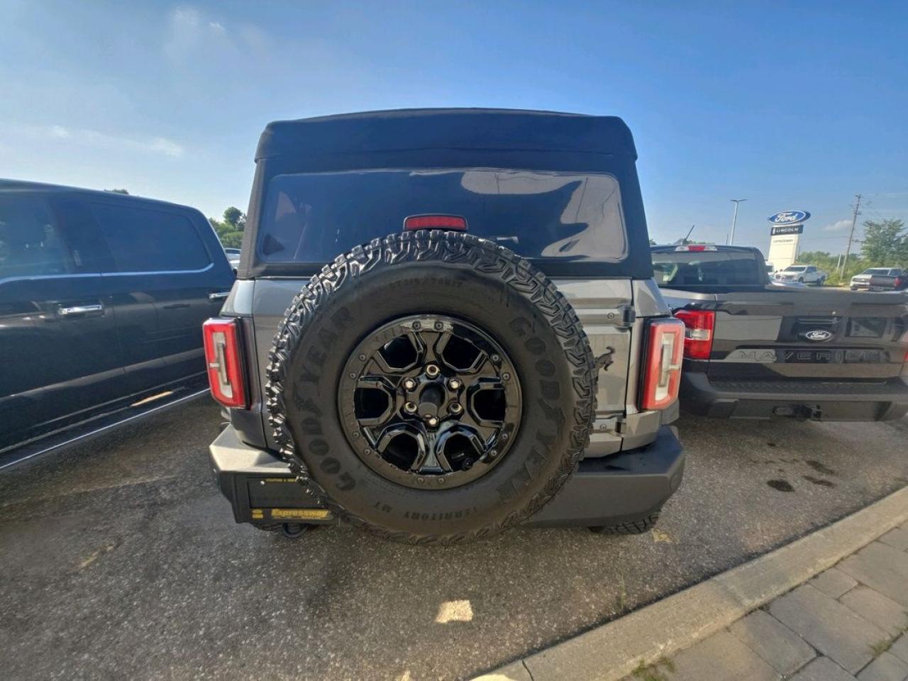 2023 Ford Bronco WildTrak Photo5