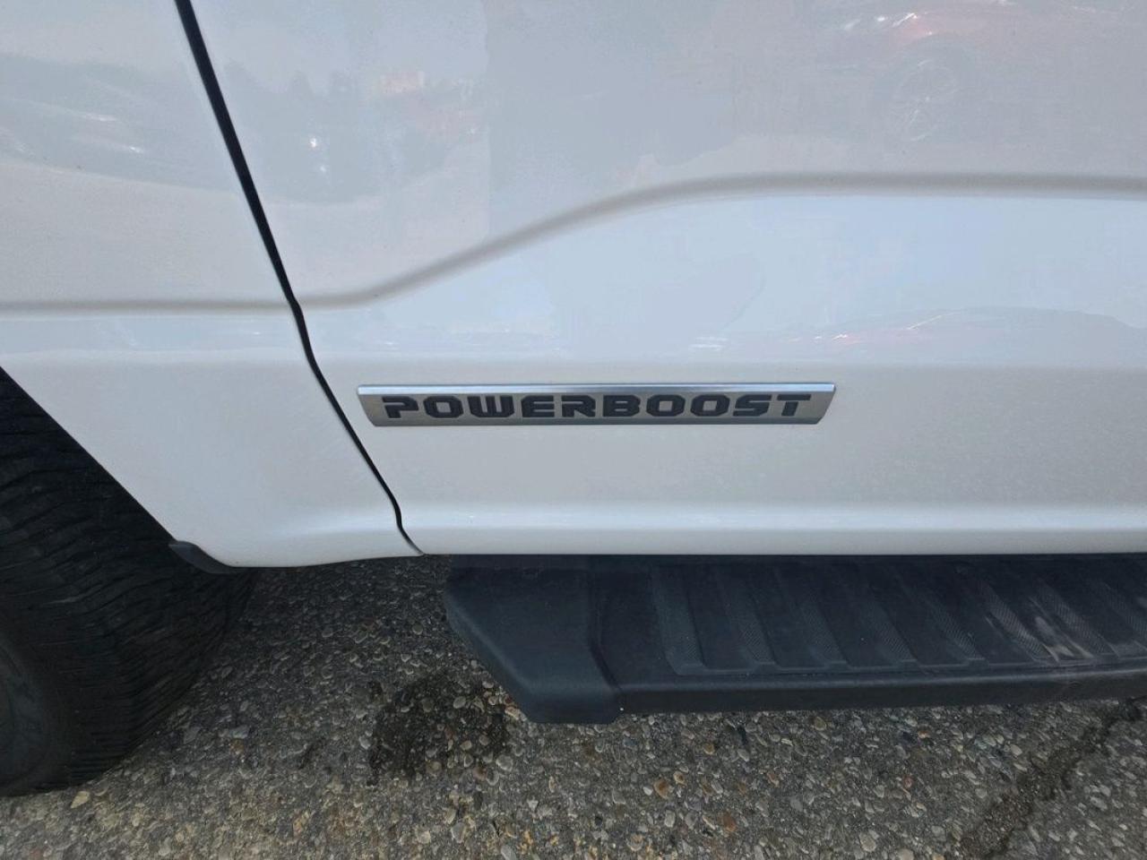 2022 Ford F-150 LARIAT! POWERBOOST! 6.5' BOX, PANO ROOF, 18'S! Photo4