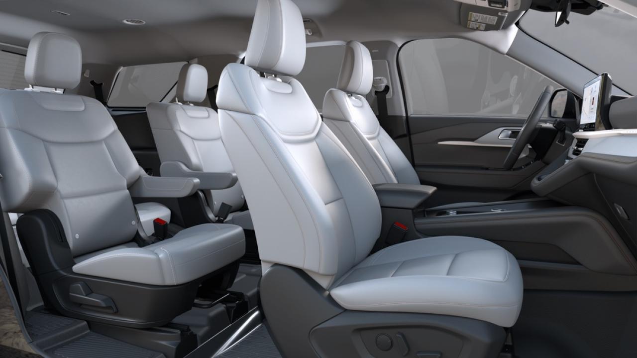 2025 Ford Explorer Active Photo