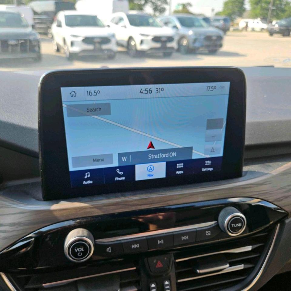 2020 Ford Escape Titanium Hybrid Photo5