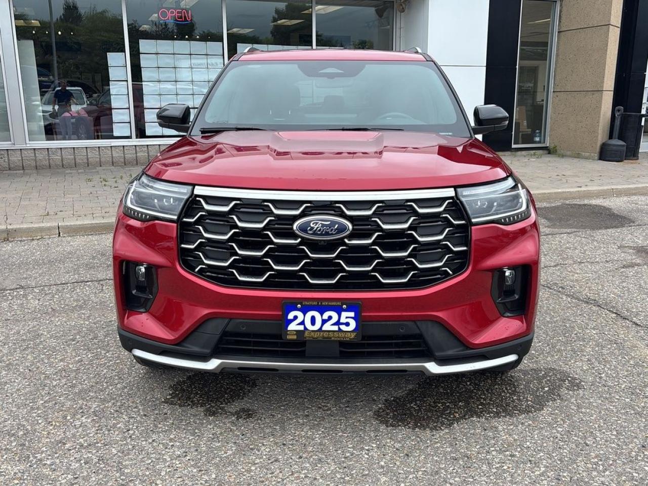 2025 Ford Explorer Platinum Photo1
