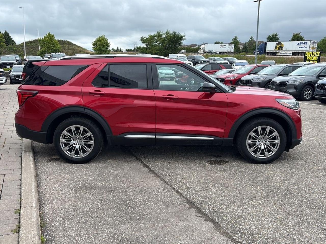 2025 Ford Explorer Platinum Photo