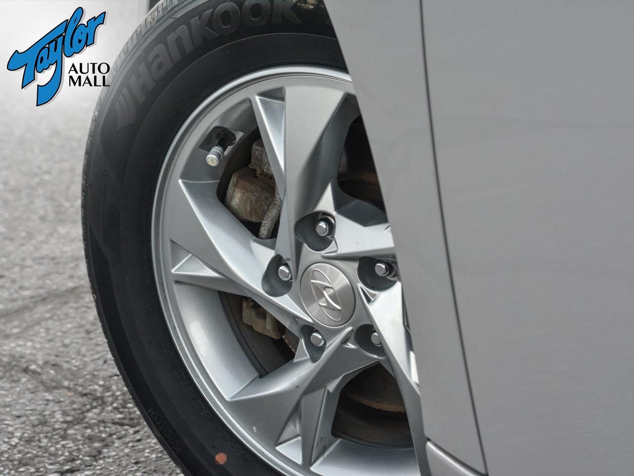 2023 Hyundai Elantra Essential Photo