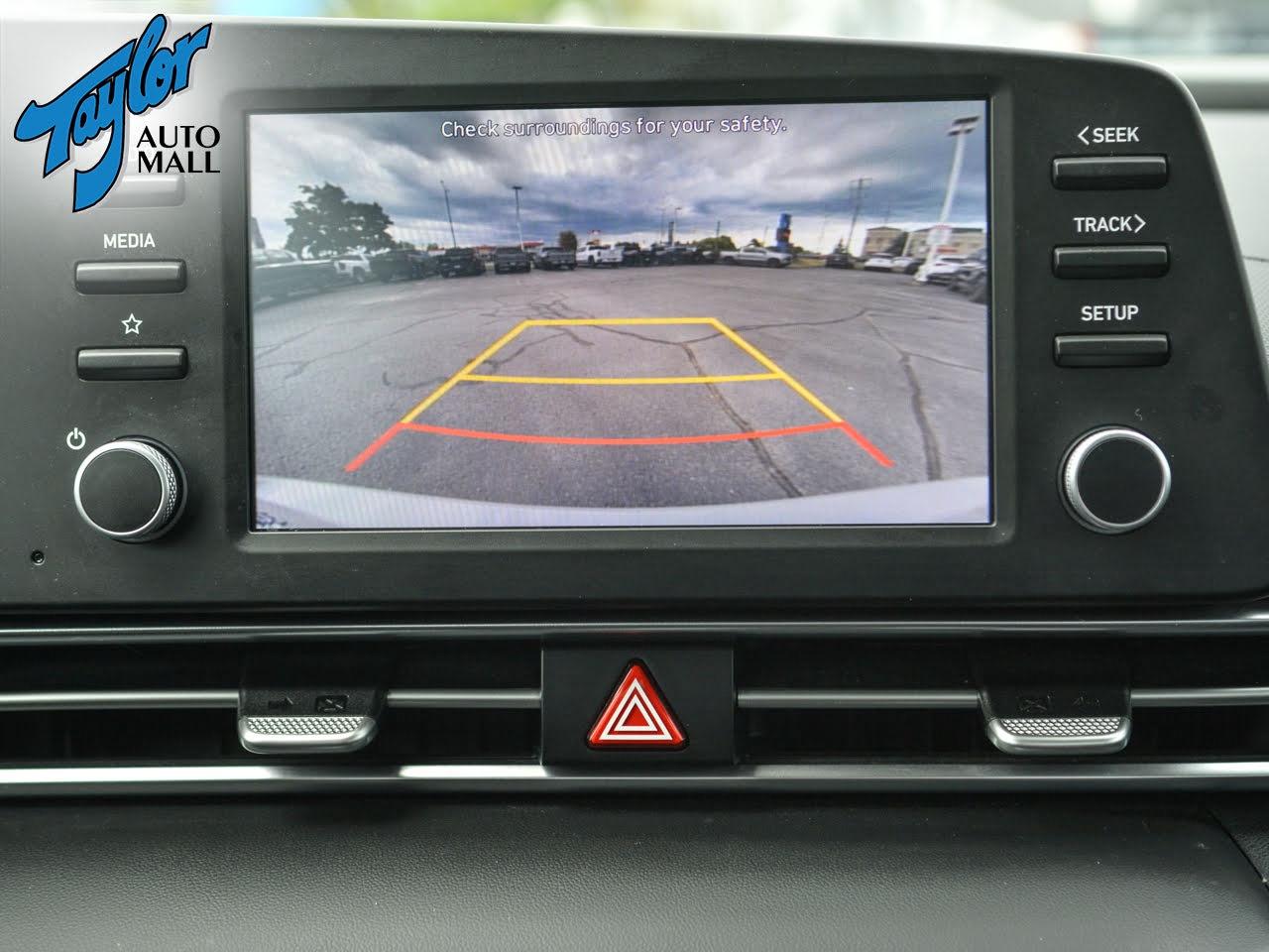 2023 Hyundai Elantra Essential Photo