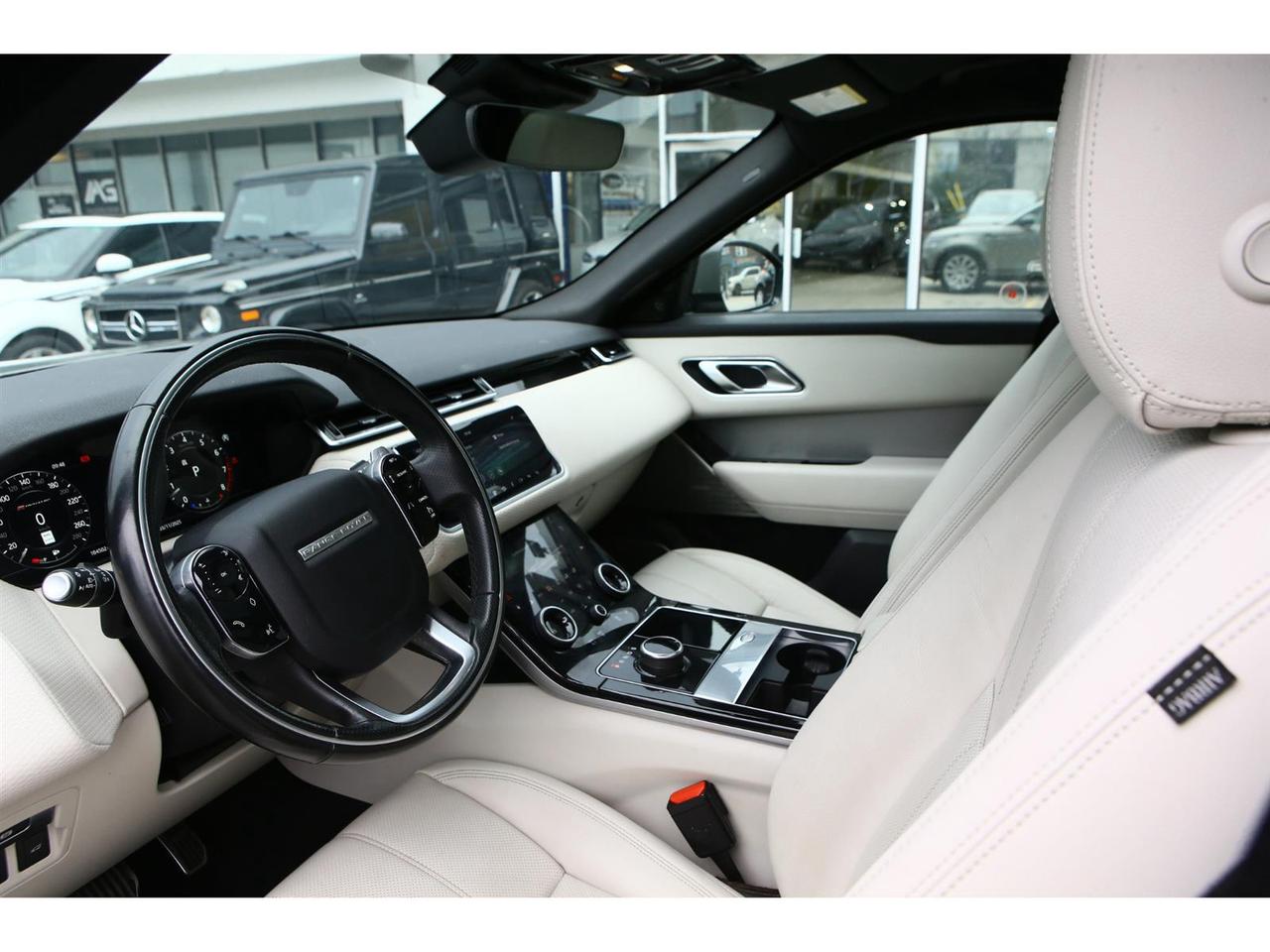 2018 Land Rover Range Rover Velar R-Dynamic SE Photo