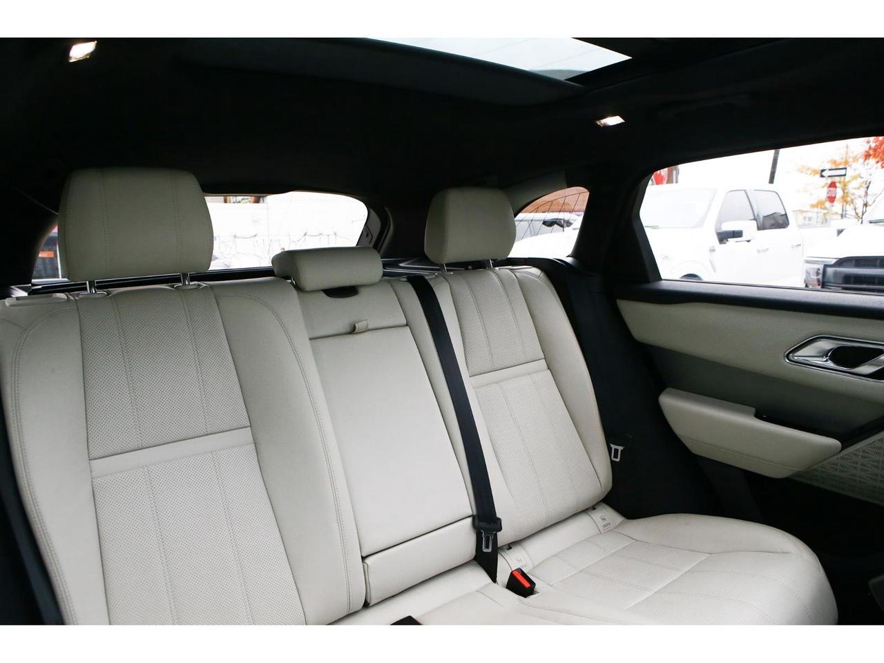 2018 Land Rover Range Rover Velar R-Dynamic SE Photo