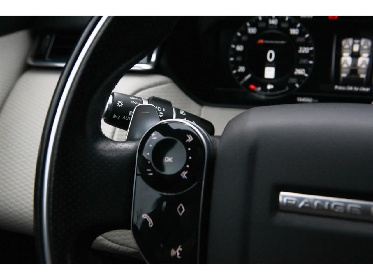 2018 Land Rover Range Rover Velar R-Dynamic SE Photo