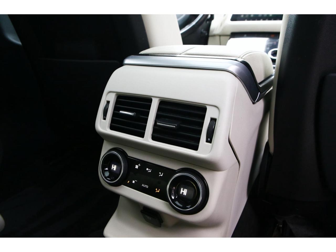 2018 Land Rover Range Rover Velar R-Dynamic SE Photo